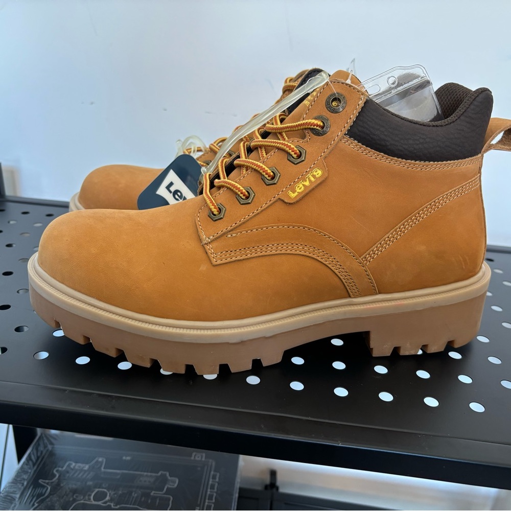 Levi’s Men's leather work Boot